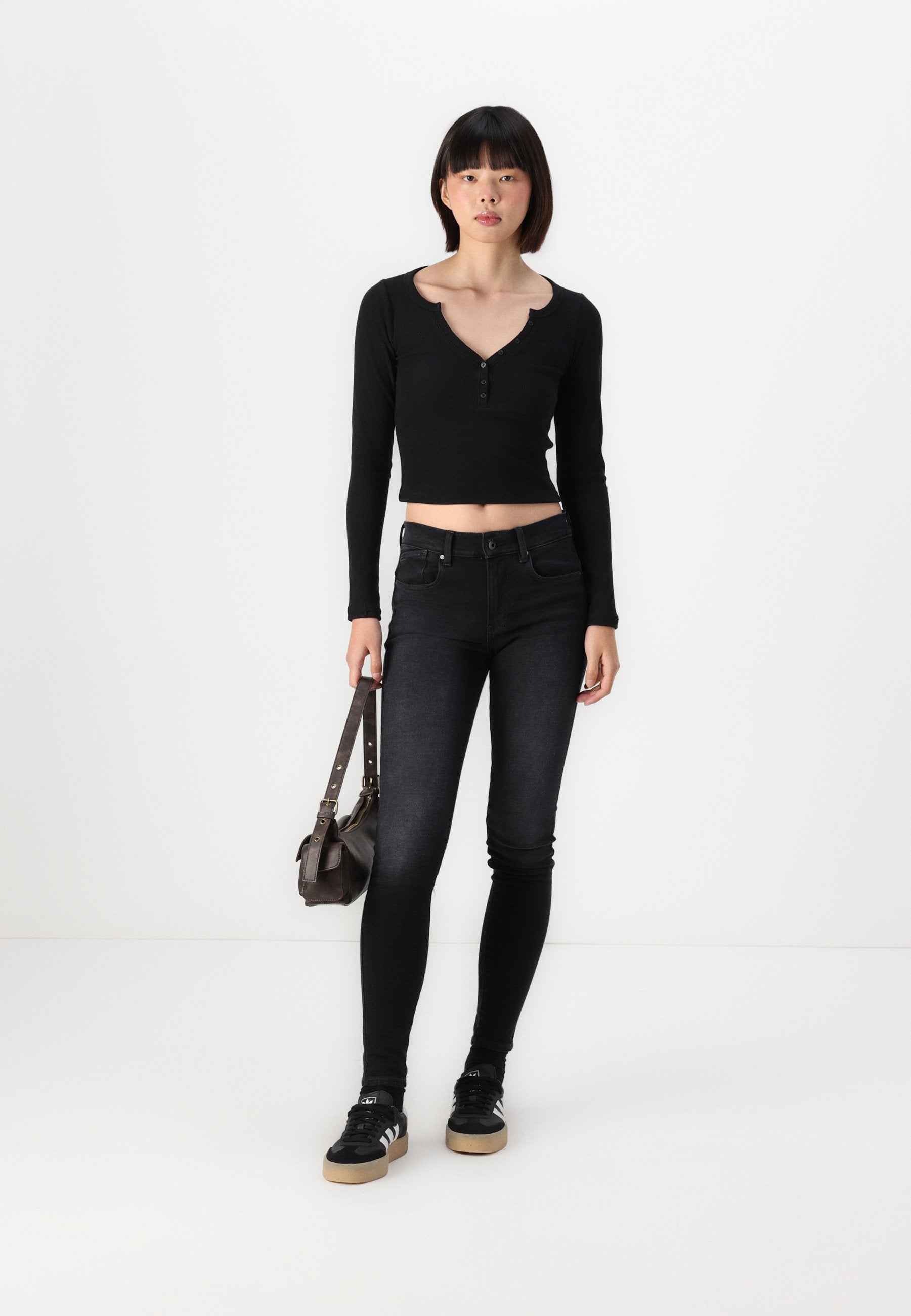 LHANA SKINNY Media 2