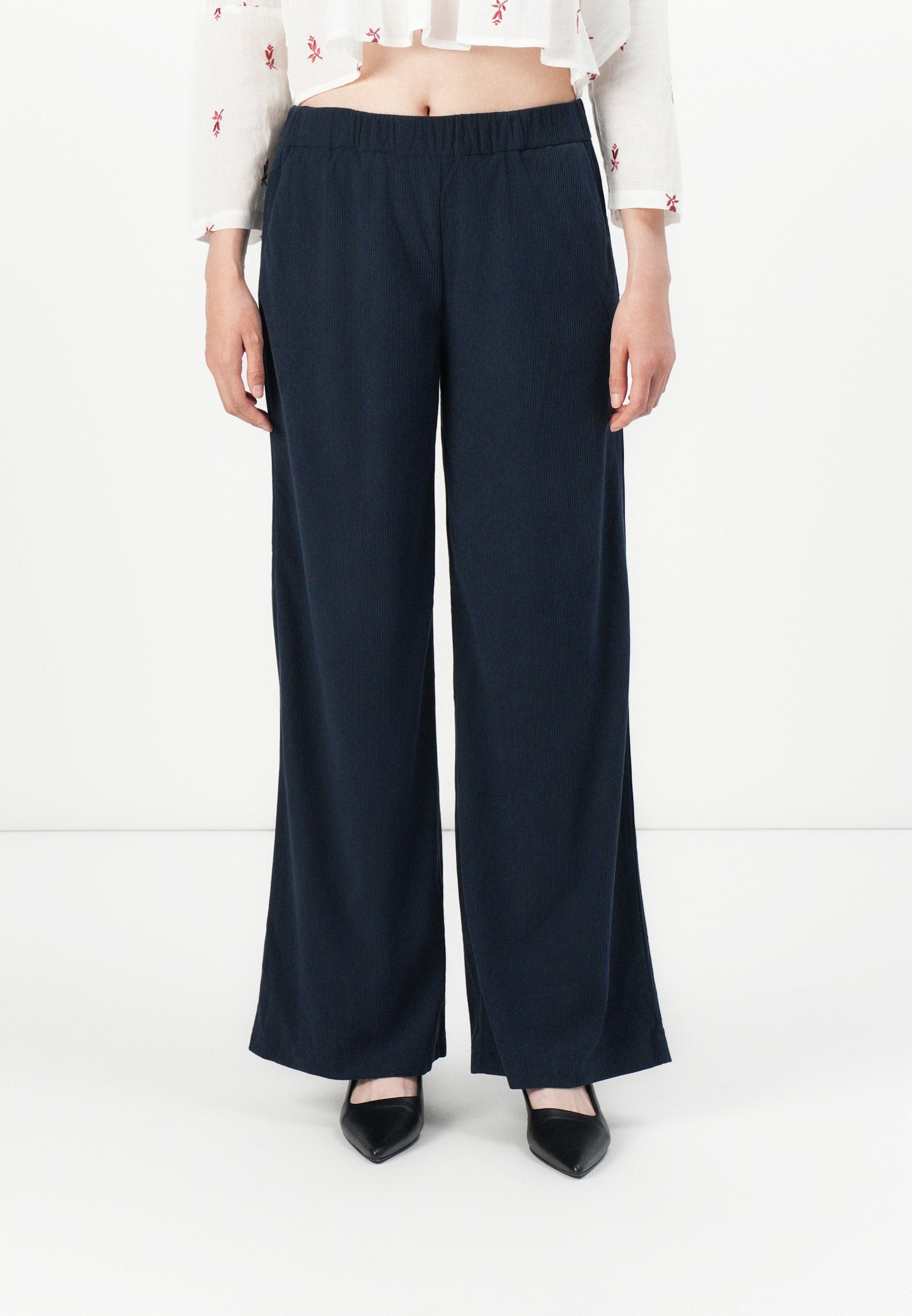 ONLVICKY WIDE PANT Media 3