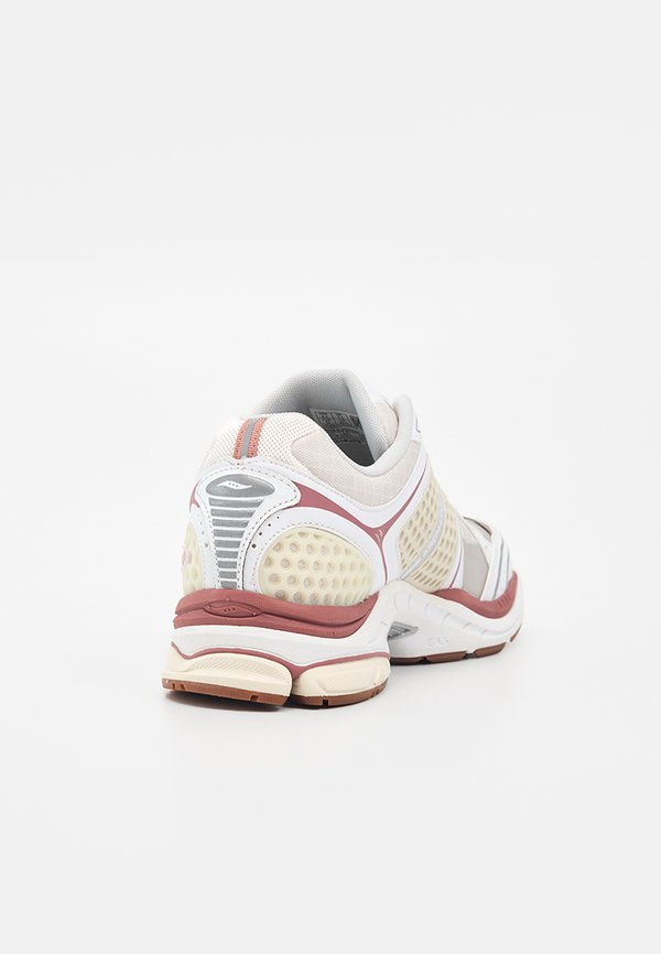 Saucony Originals PROGRID OMNI 9