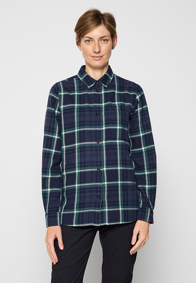 Karierte Button-Down-Bluse in Marineblau und Grün mit Kragen, langen Ärmeln und einer Brusttasche, die schwarze Knöpfe und eine subtile Textur aufweist.