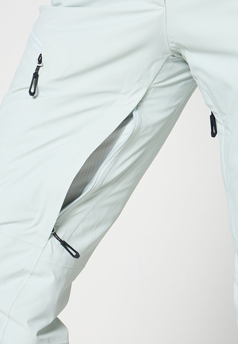 Salomon BRILLIANT REGULAR FIT
