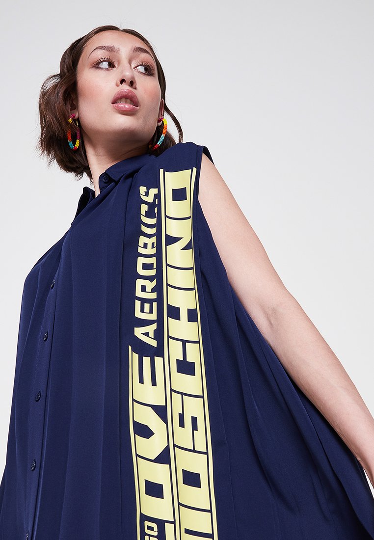 Love Moschino