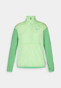 Hellgrüne Halbzip-Jacke mit langen Ärmeln. Hergestellt aus leichtem, glattem Material. Verfügt über kontrastierende, dunklere grüne Ärmel und elastische Bündchen.