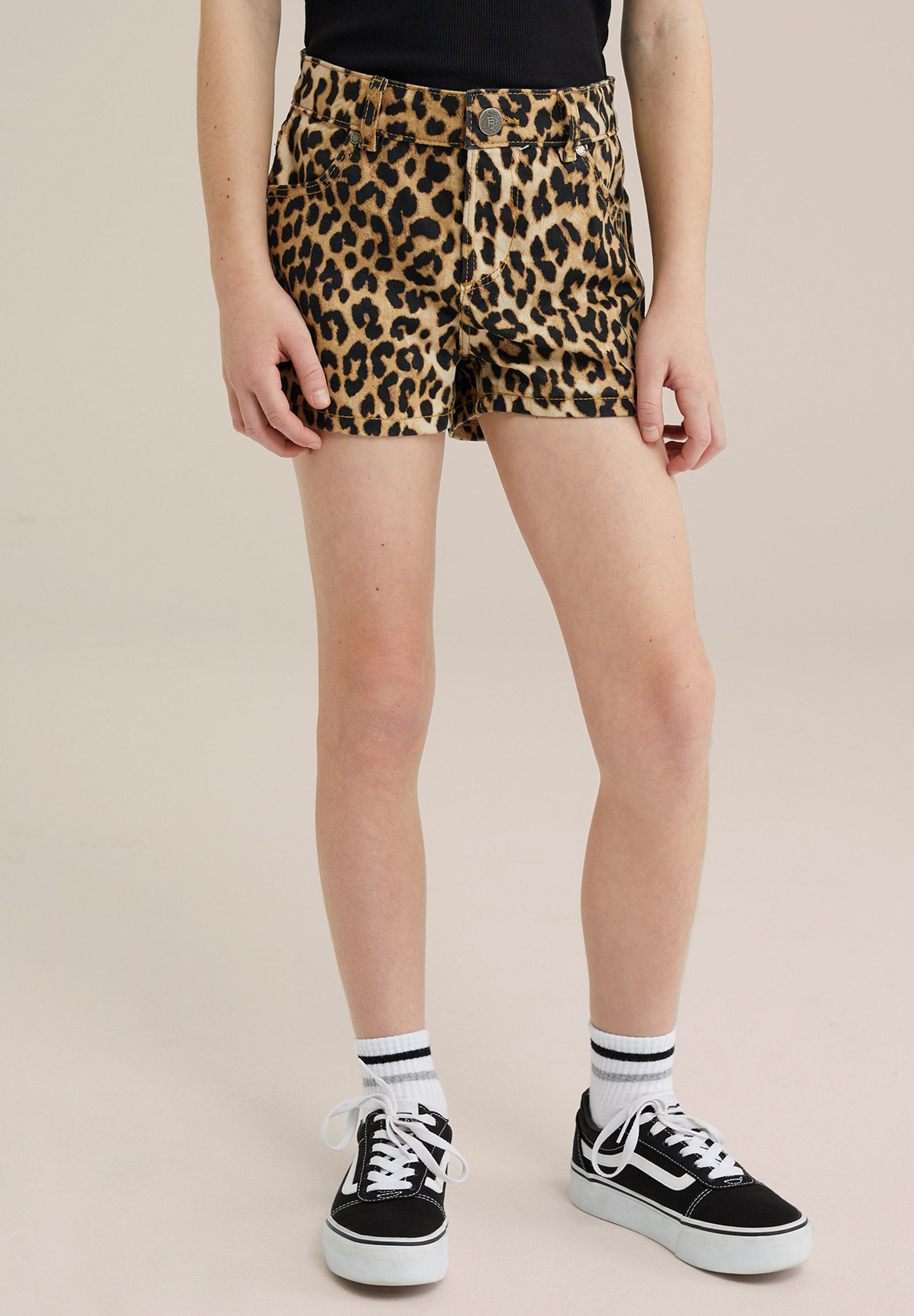 WE Fashion