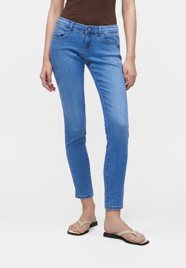 ONLY ONLCORAL SUPER LOW  - Jeans Skinny Fit - light blue denim