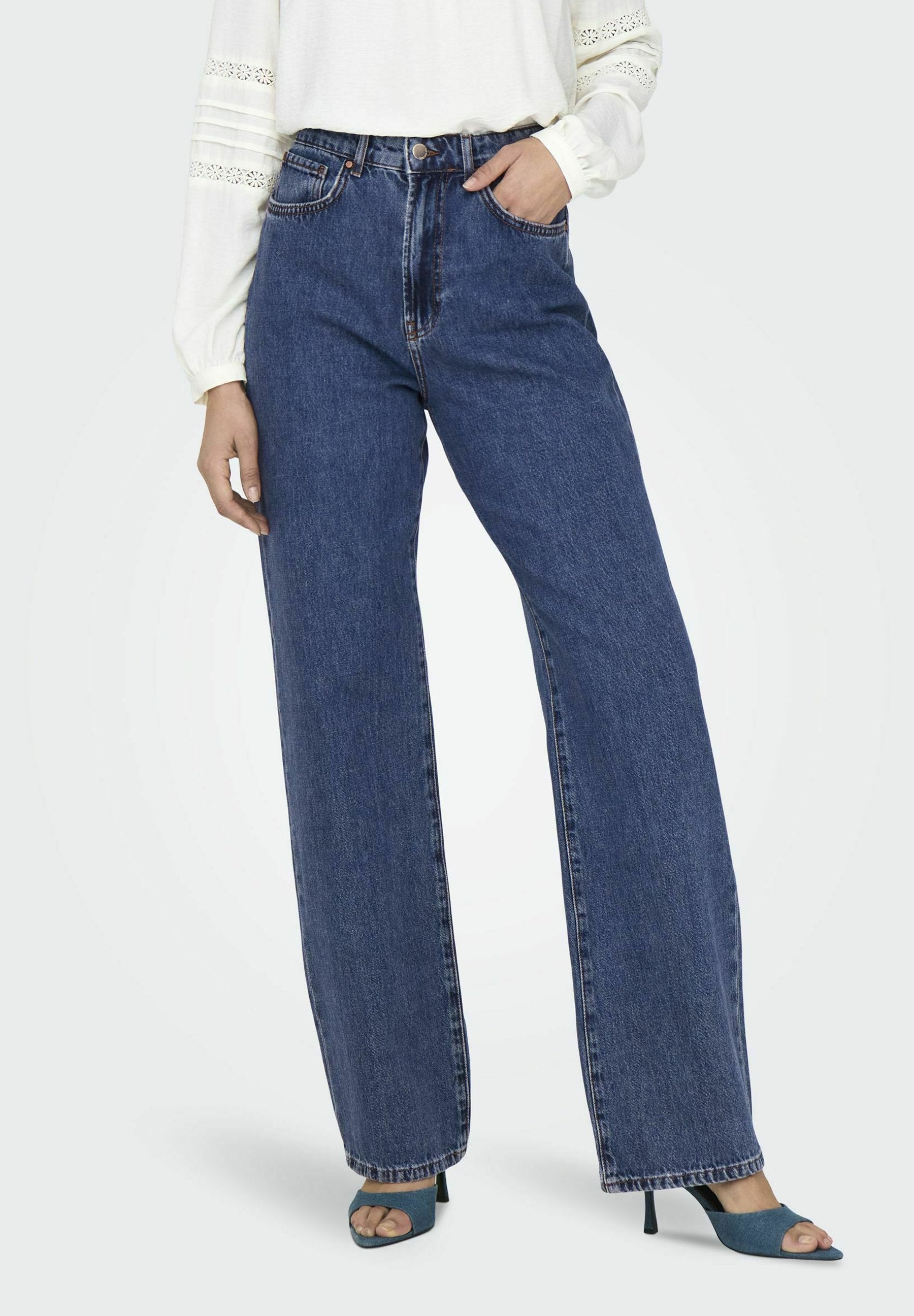 Straight fit ONLSILJE High waist Media 3
