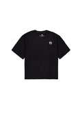 Schwarzes kurzärmliges, strukturiertes T-Shirt mit Rundhalsausschnitt und kleinem weißen runden Logo auf der linken Brust.