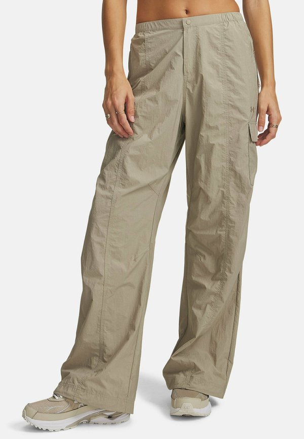Under Armour UNSTOPPABLE WOVEN UTILITY - Trousers - timberwolf taupe