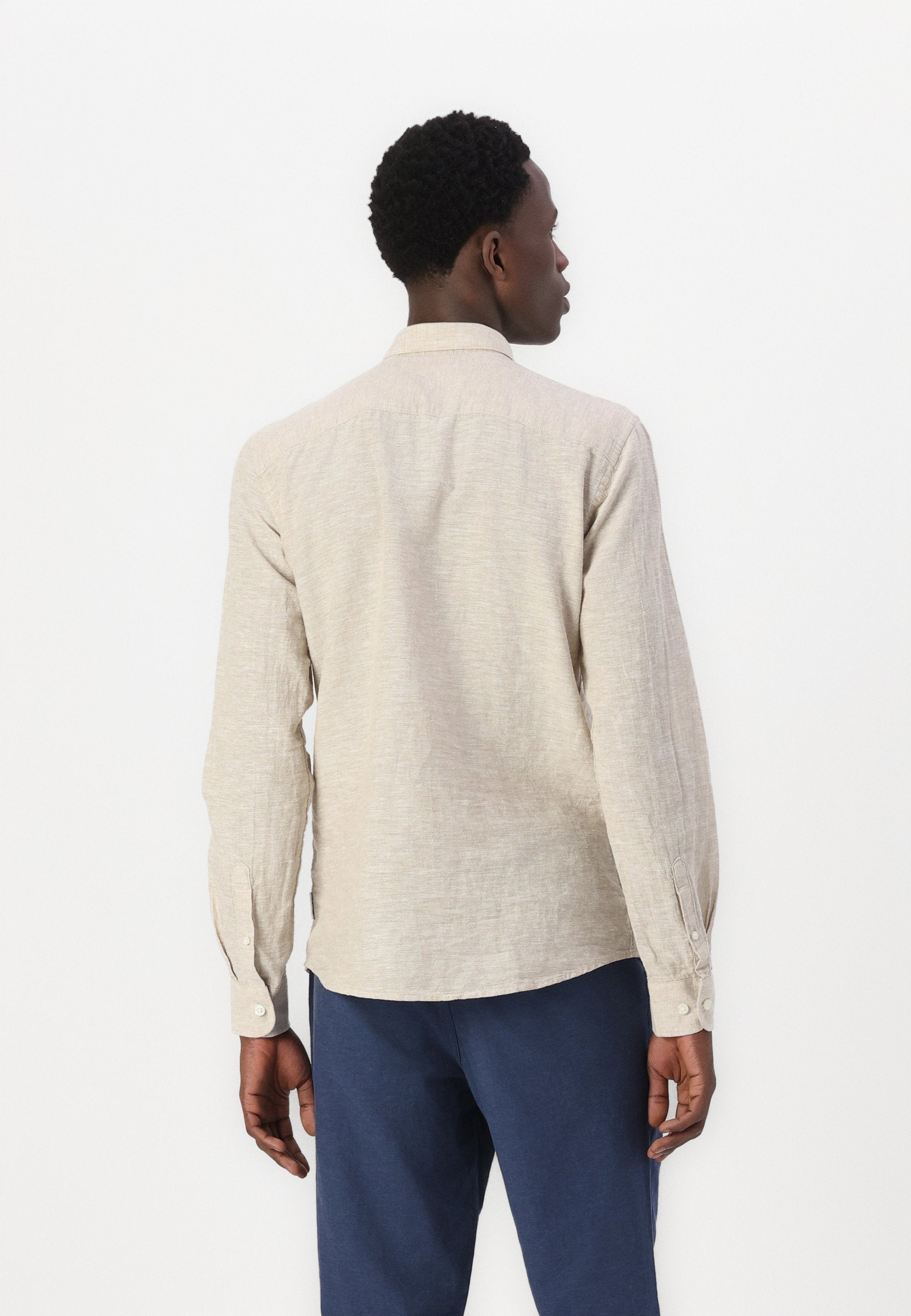 ONSCAIDEN Linen Media 4