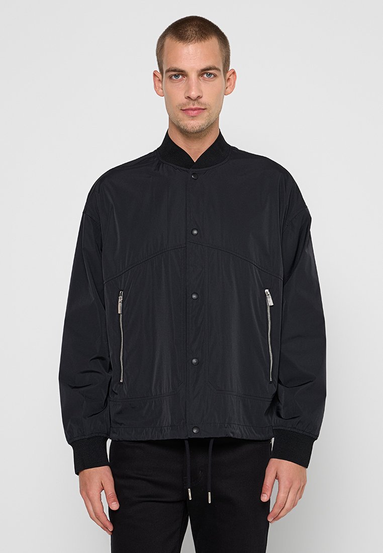 Armani Exchange Bomberjacke Media 1