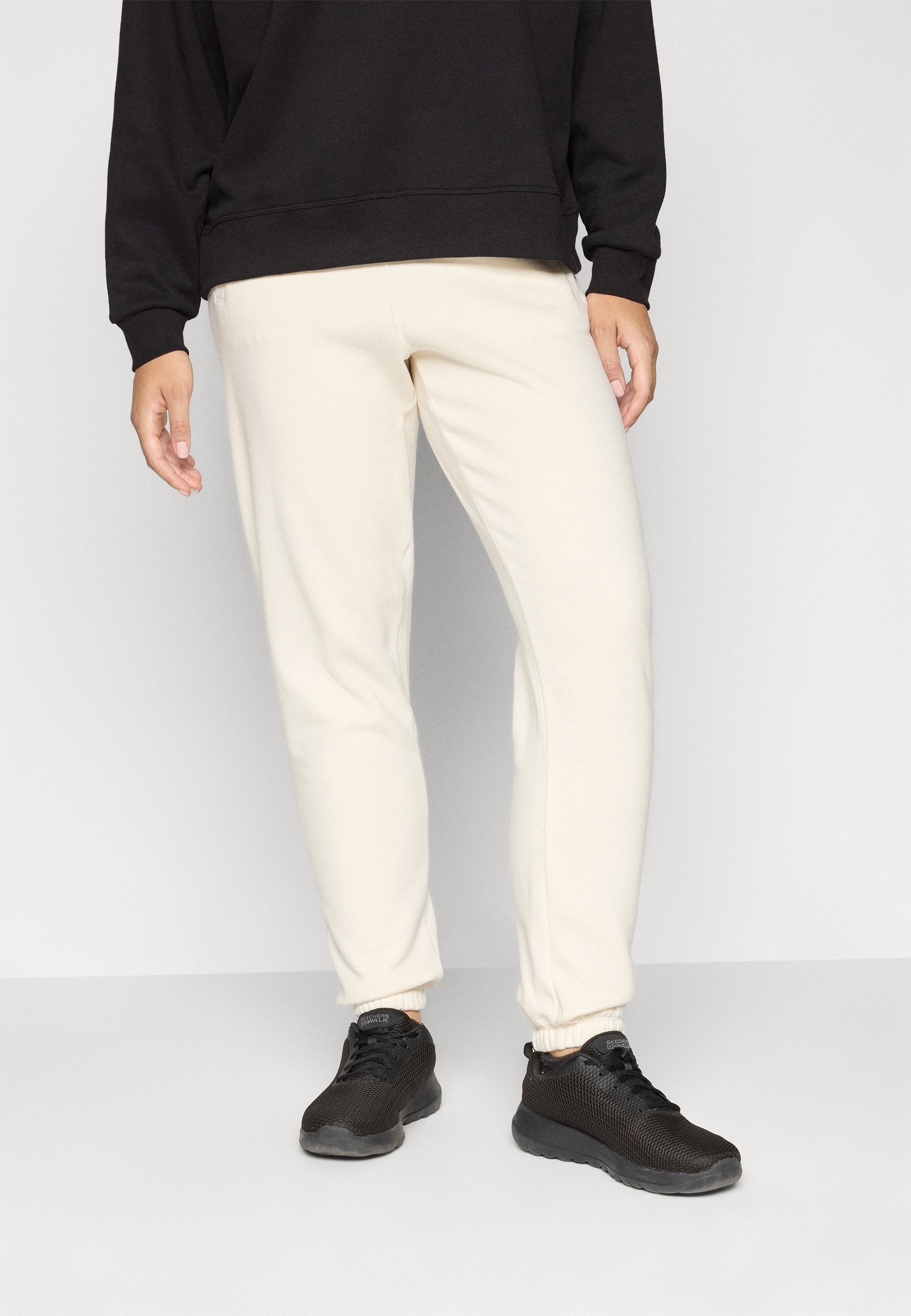 DKNY Sport