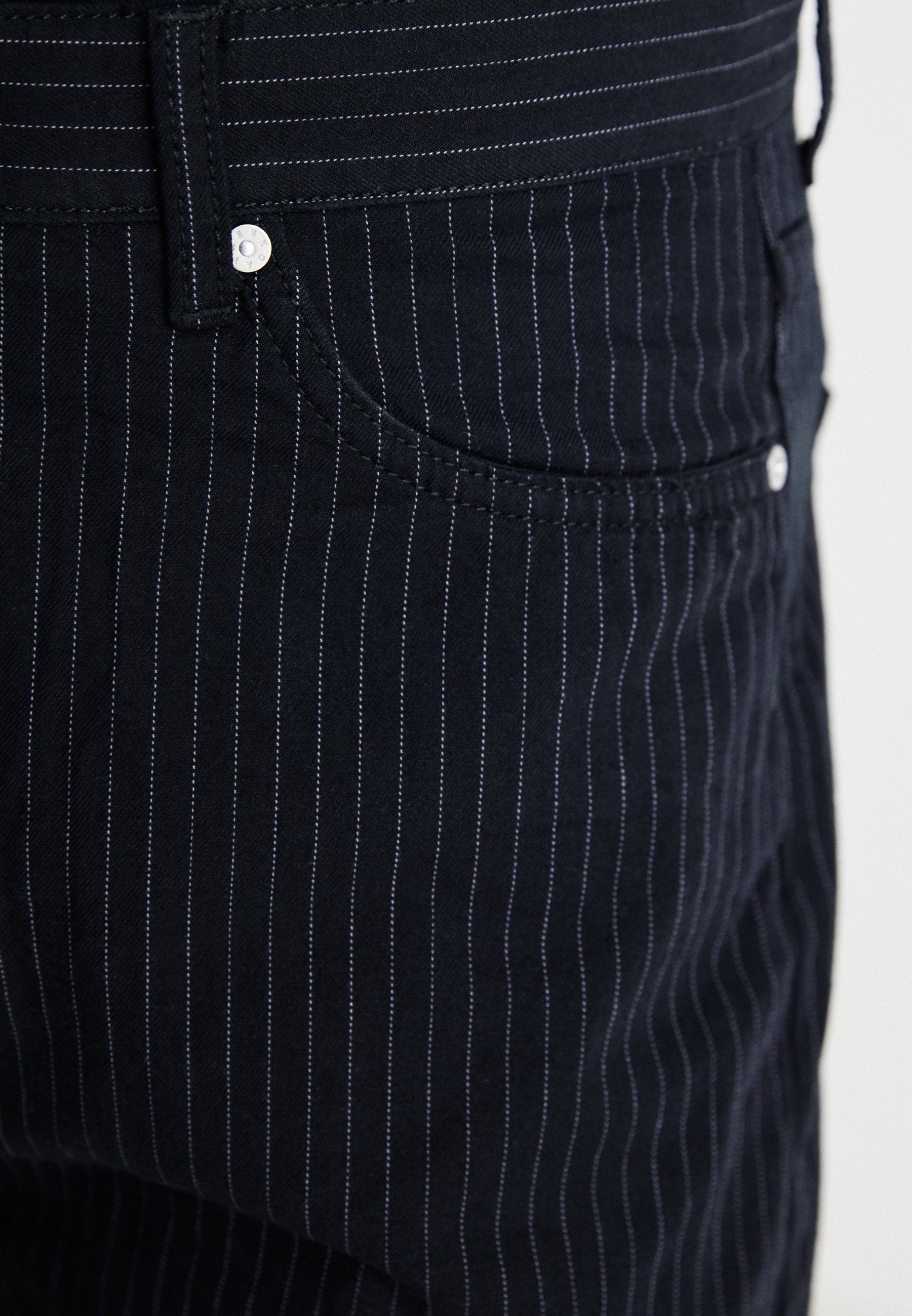 Weekday SPACE RELAXED STRAIGHT