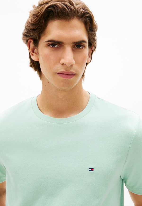 Tommy Hilfiger SEASONAL SOLID TEE CORE ESSENTIALS