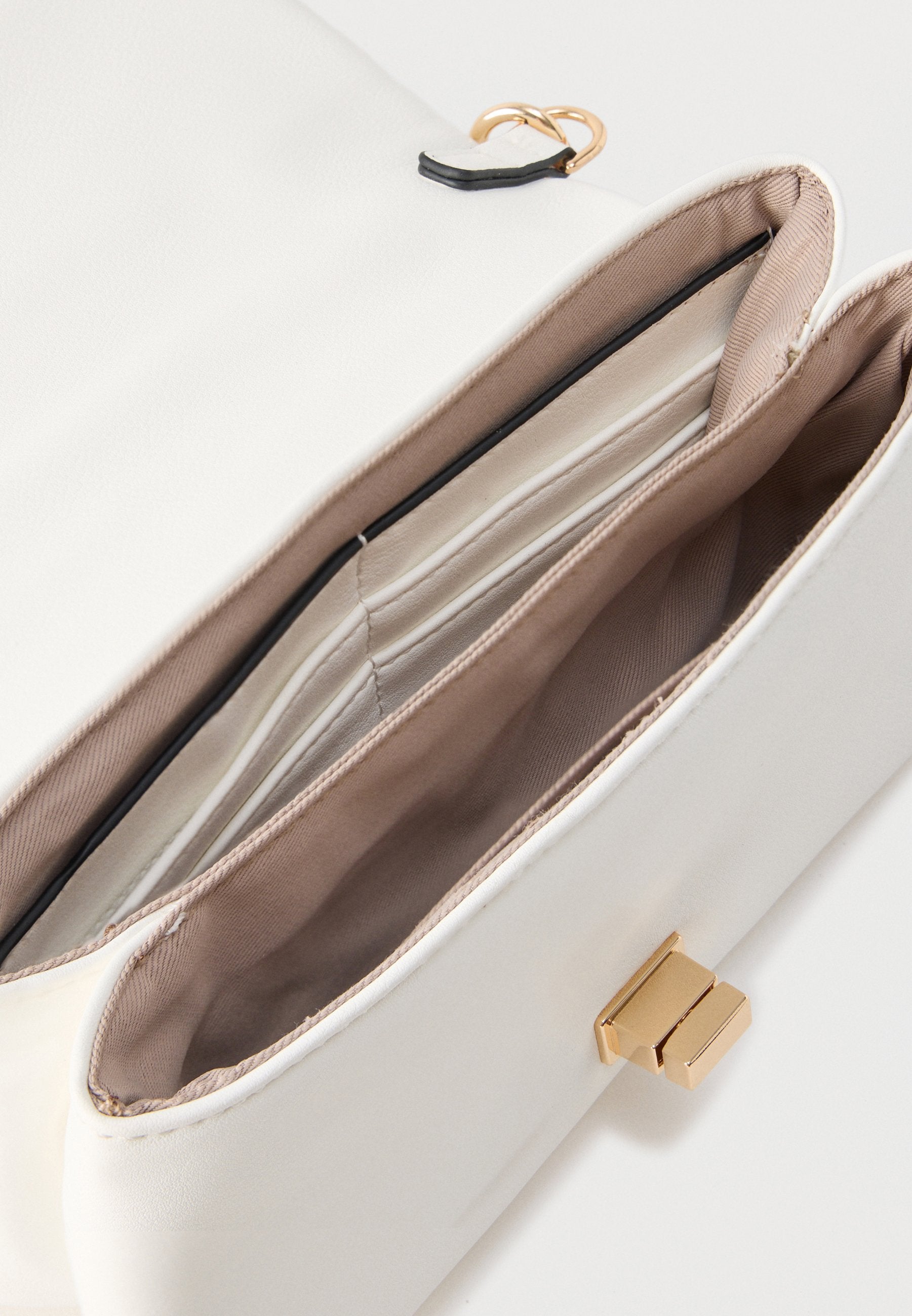 ALDO SUNCHARM