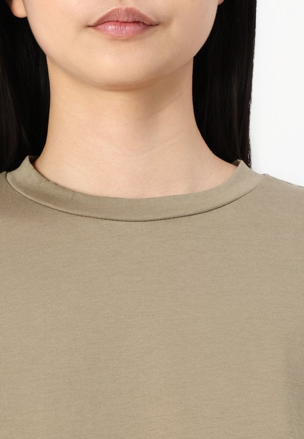 Noisy May Short sleeved semi cropped