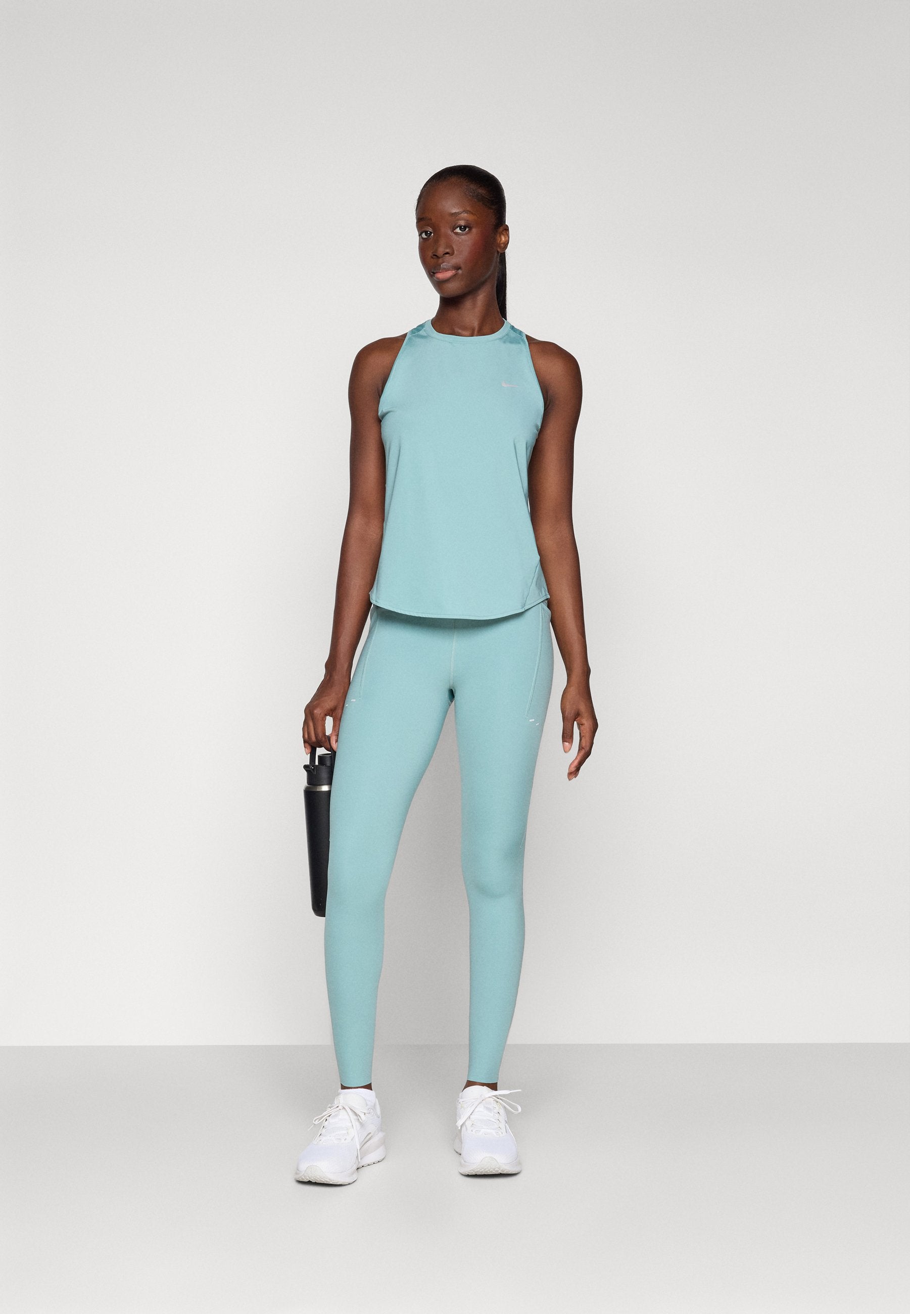 Nike Performance SWIFT
