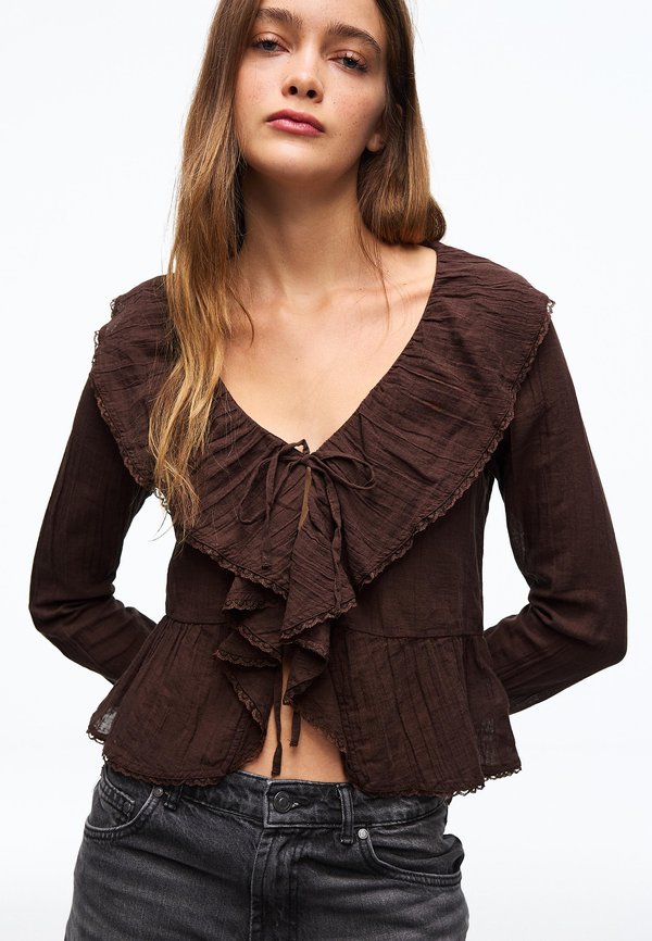 Bershka RUFFLED RUSTIC LONG-SLEEVE - Blouse - dark brown