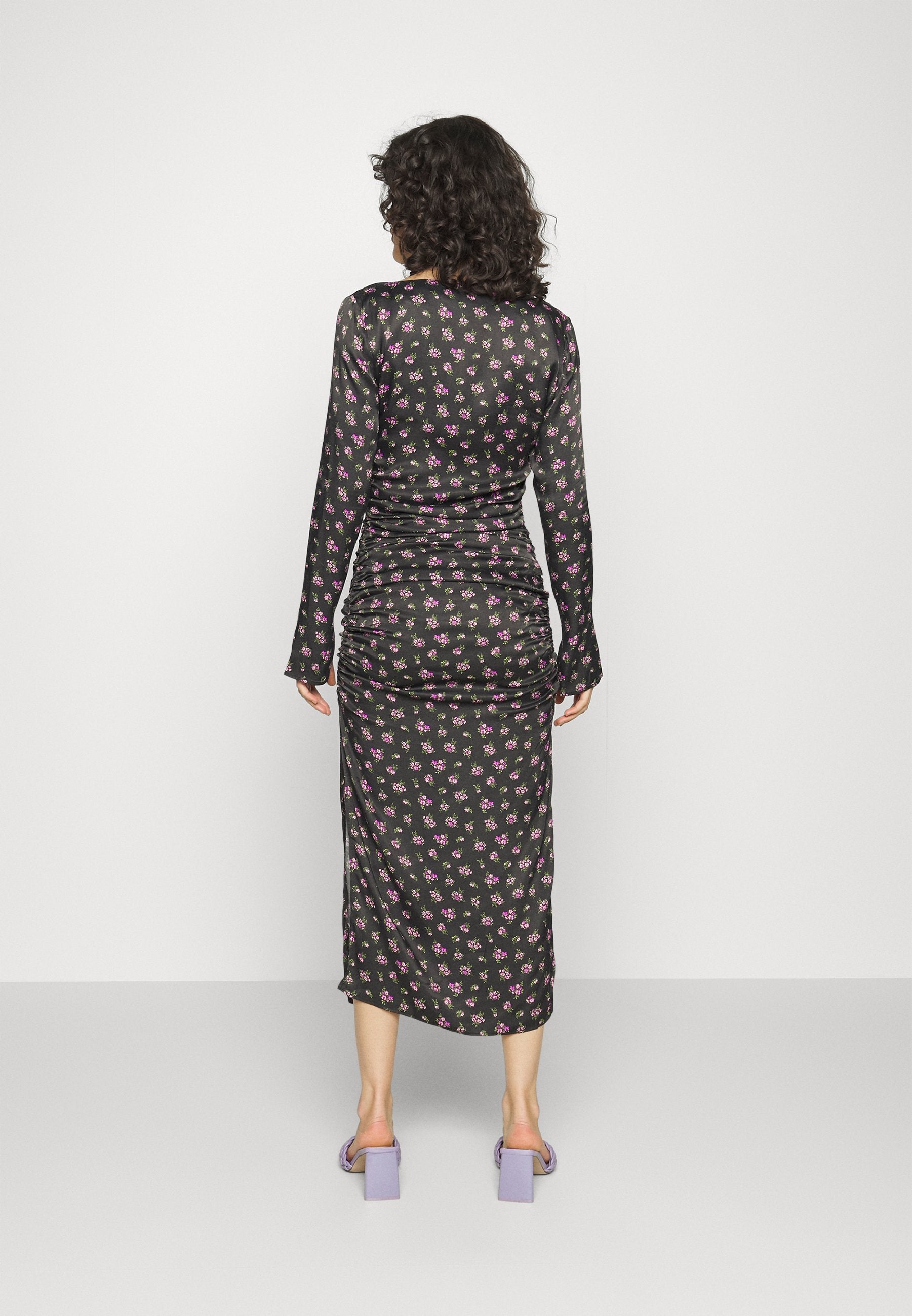NA-KD RUCHING MIDI DRESS