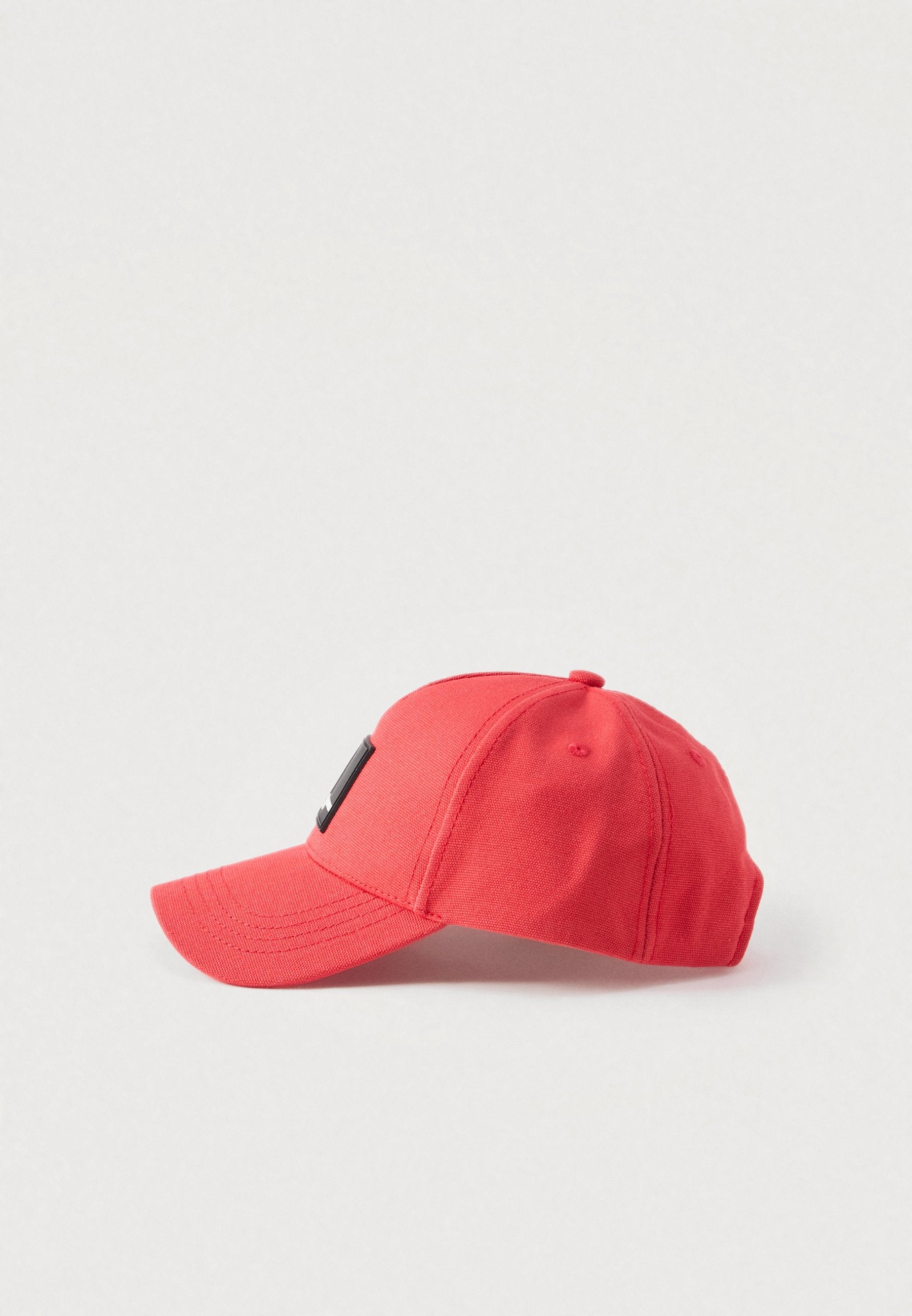 BOX LOGO UNISEX Media 3