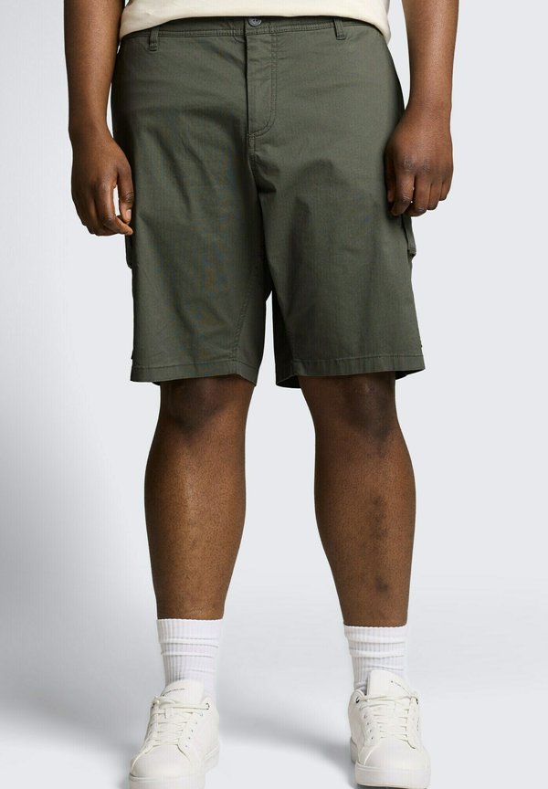 TOM TAILOR TOM TAILOR HOSEN & CHINO PLUS SIZE - TTPLUS REGULAR CARGO SHORTS - Shorts - khaki