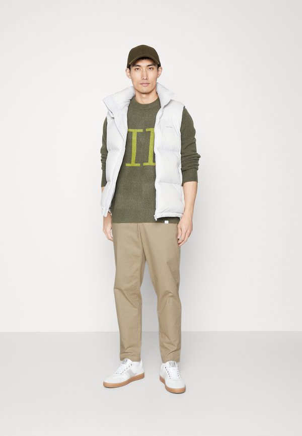 Les Deux JARED CHINO PANTS