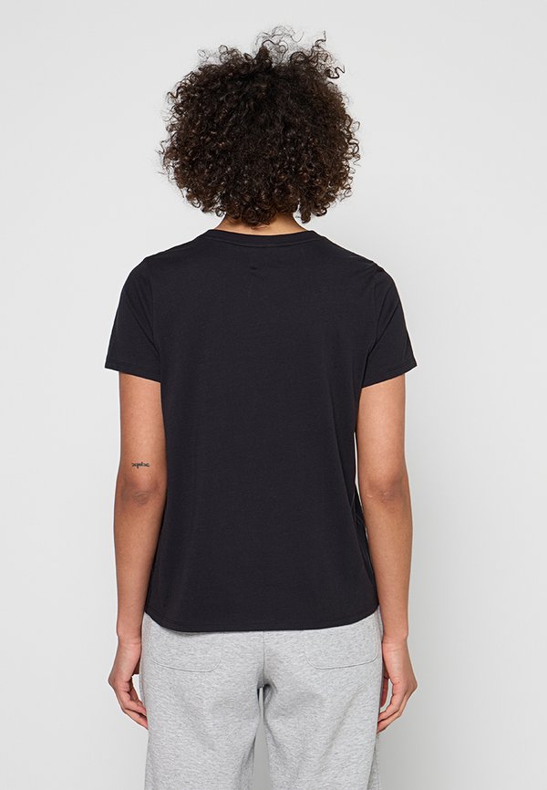 DKNY Sport