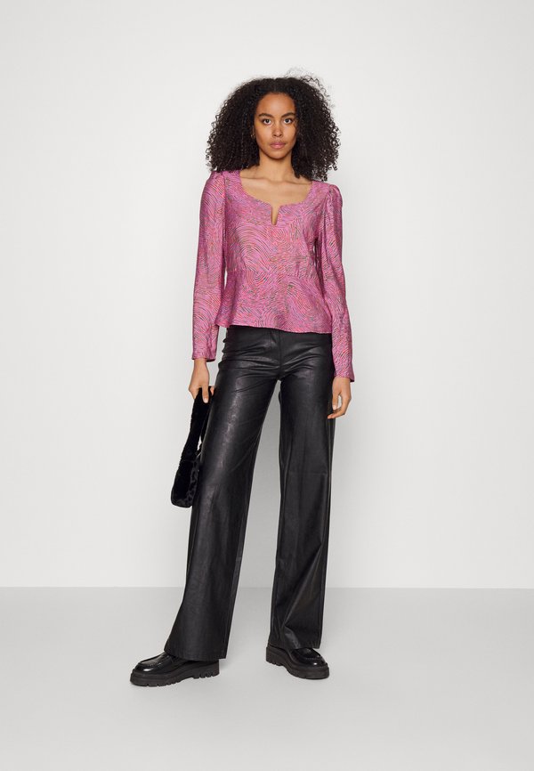 Vero Moda Tall VMPEPPER ANEA V NECK