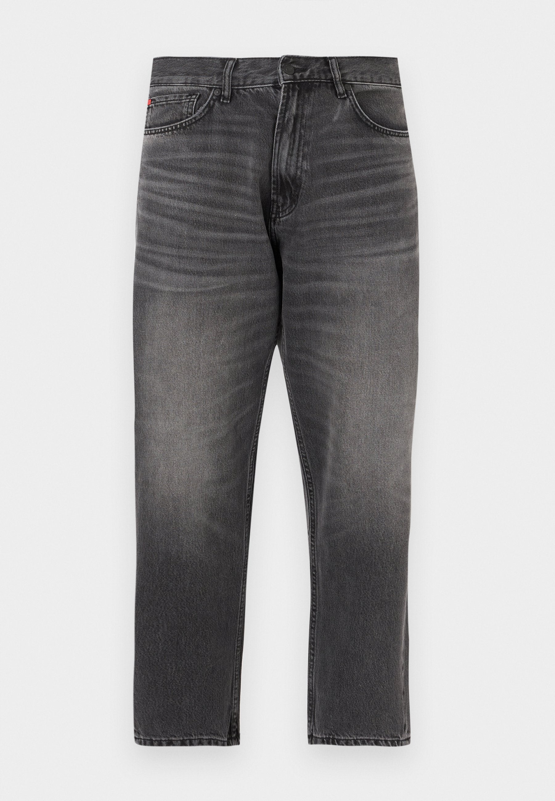 Graue Denim-Jeans mit geradem Schnitt, ausgestattet mit fünf Taschen, Reißverschluss und dezenten Abnutzungsspuren auf der Vorderseite. Genähter Saum und Markenzeichen-Detail.