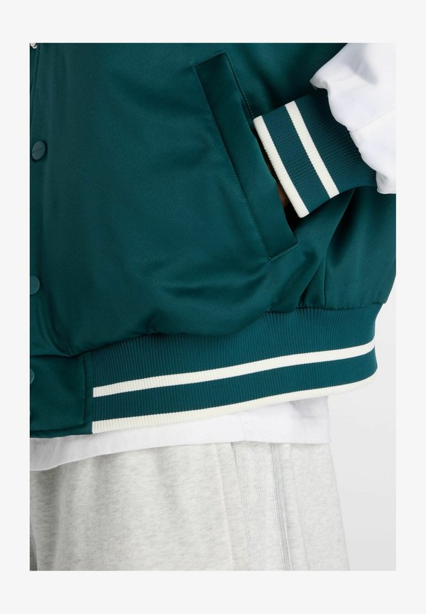 New Balance ATHLETICS VARSITY JACKET - Bomber Jacket - medusa green sea salt