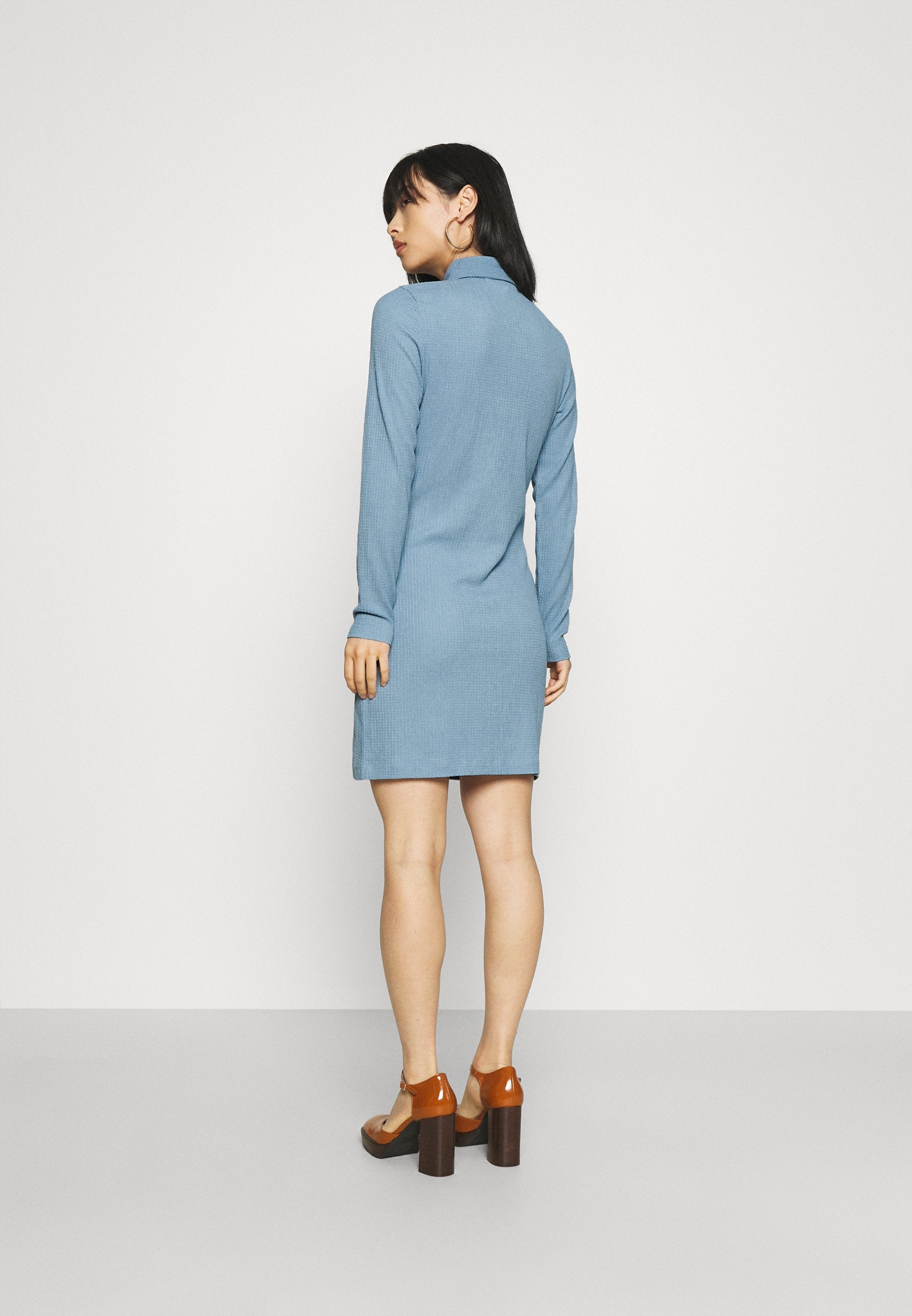 ONLHONEY SHIRT DRESS Media 4
