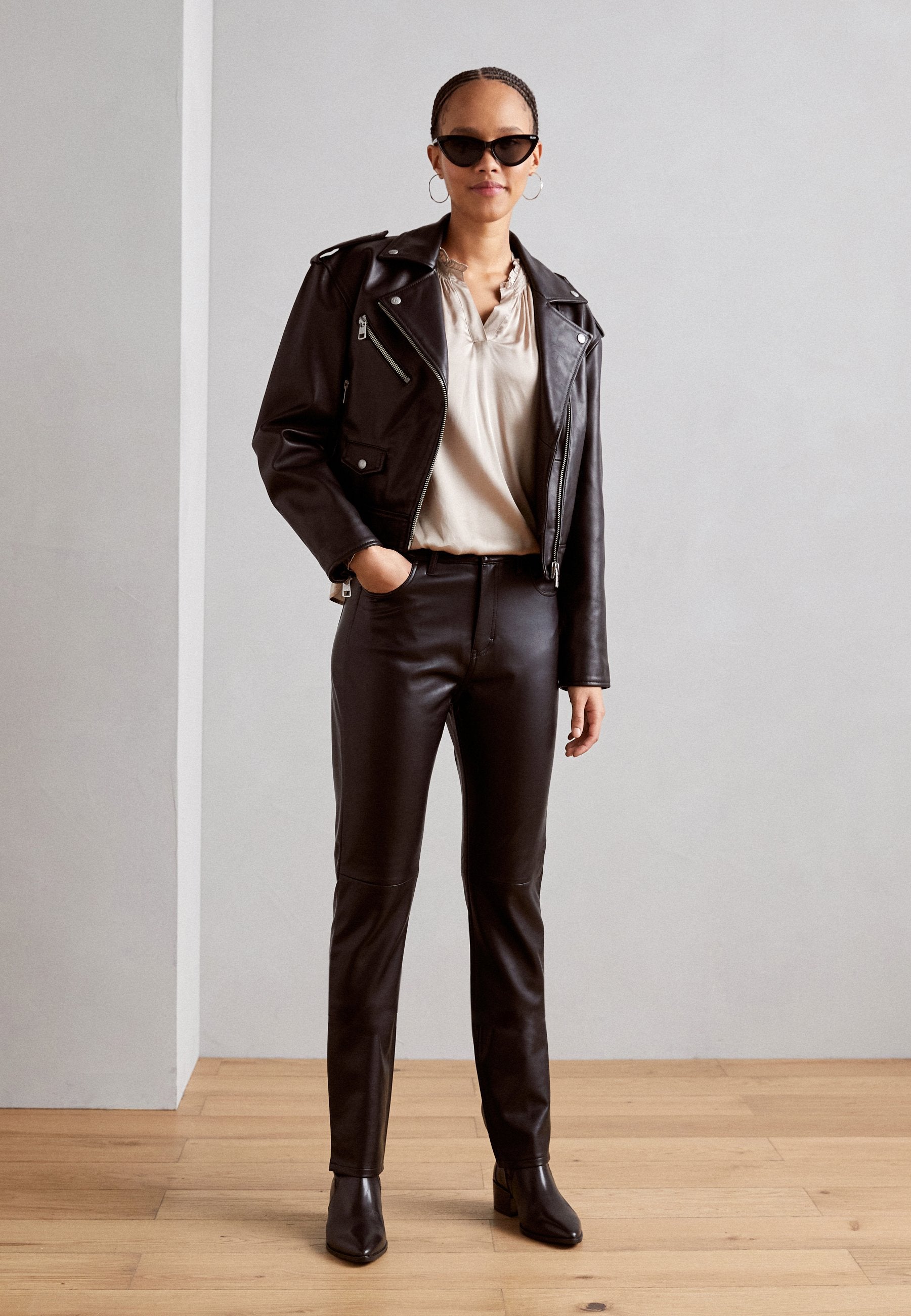 Esprit Stoffhose Media 2