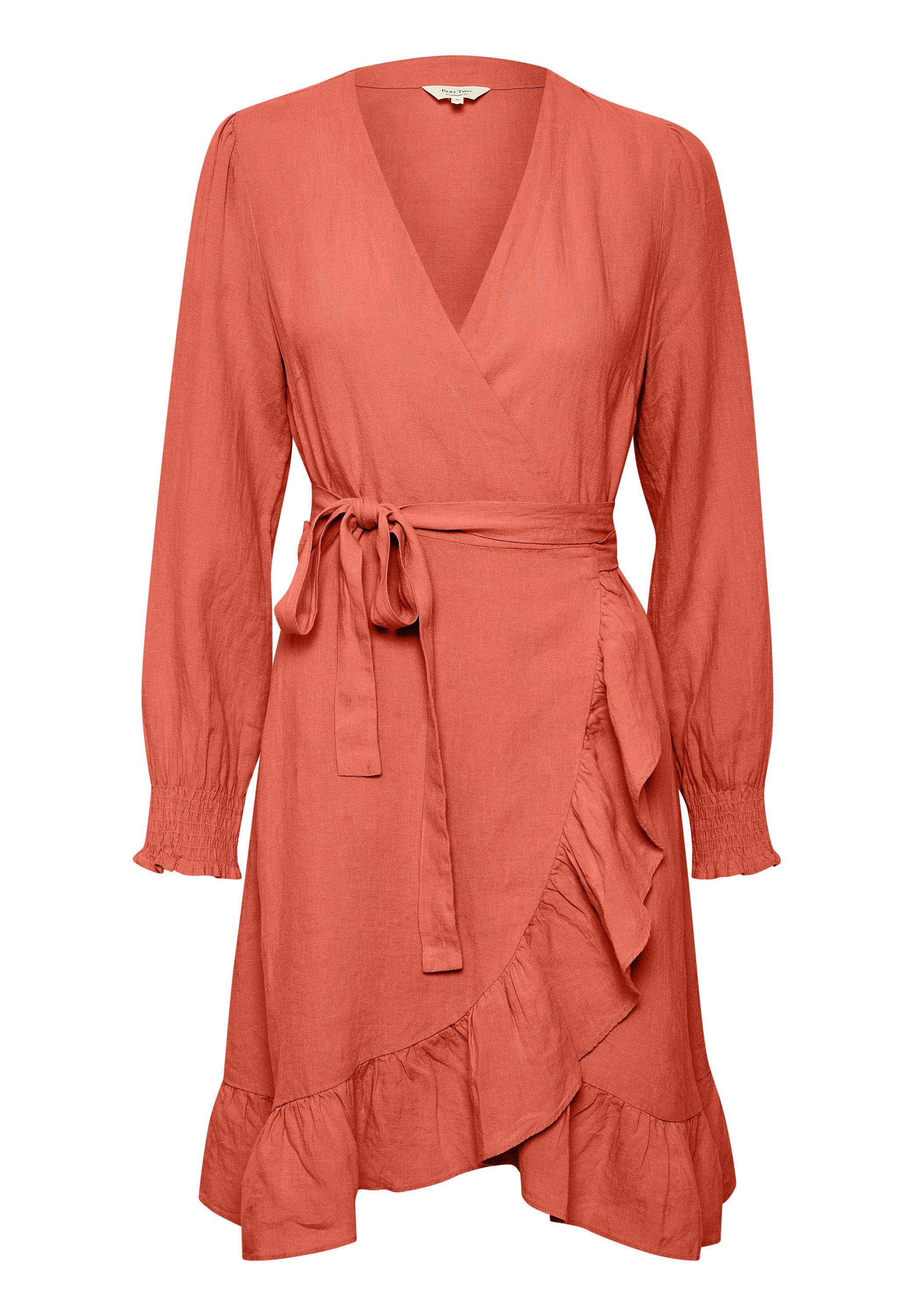 Rotes Wickelkleid aus leichtem Leinen mit langen Ärmeln, gerafften Bündchen, einem Bindegürtel und asymmetrischen Rüschen am Saum des Rocks.