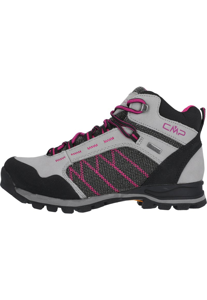 Wanderstiefel mit grauem und schwarzem synthetischem Obermaterial, pinken Akzenten und strukturiertem seitlichem Design. Verfügt über eine Gummizehenkappe und eine strapazierfähige Sohle.