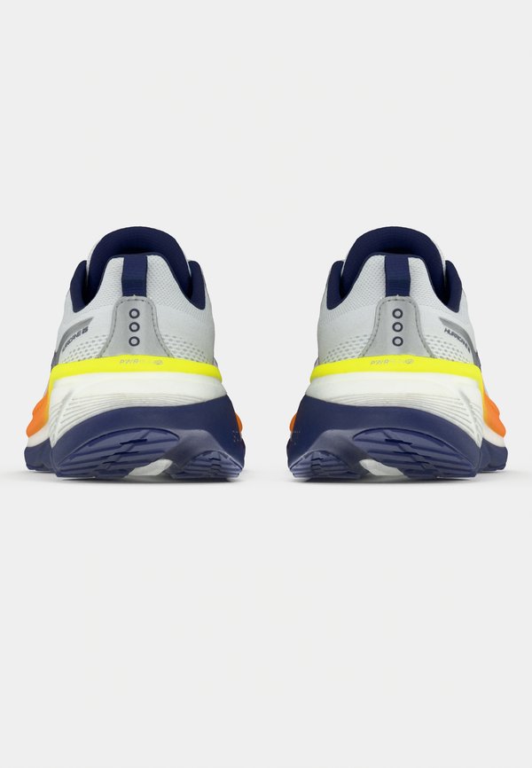 Saucony HURRICANE 25