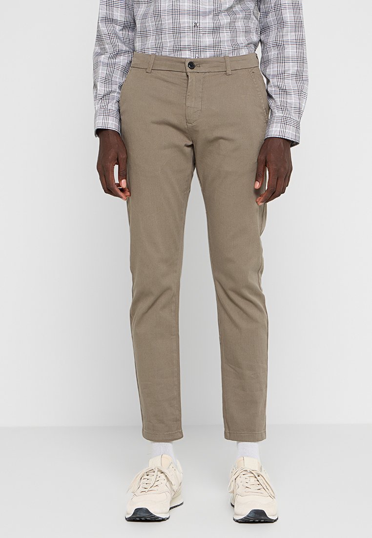 Lindbergh Chino Media 1