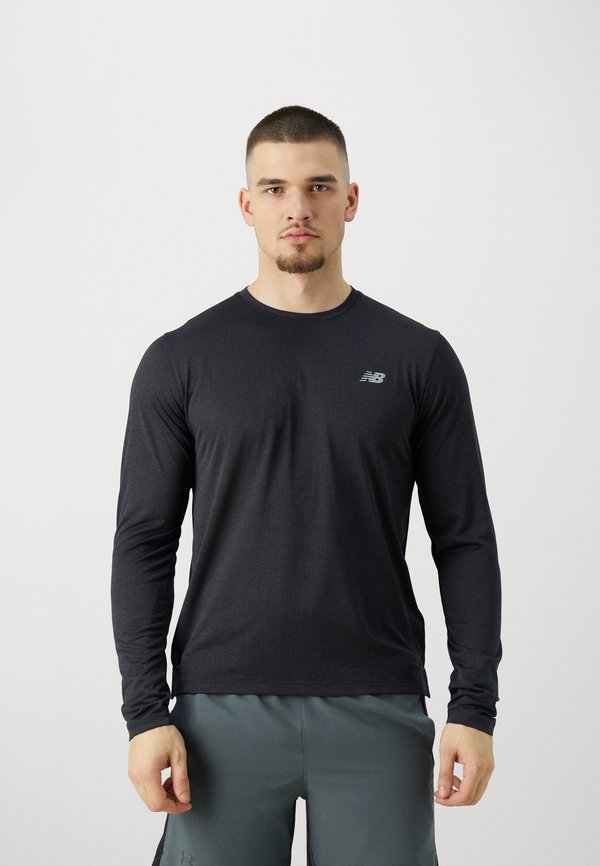 New Balance ATHLETICS LONG SLEEVE - Long sleeved top - black