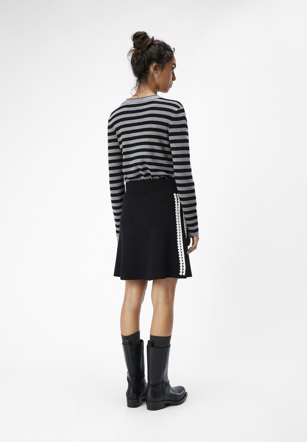 Object OBJRASHIA SHORT