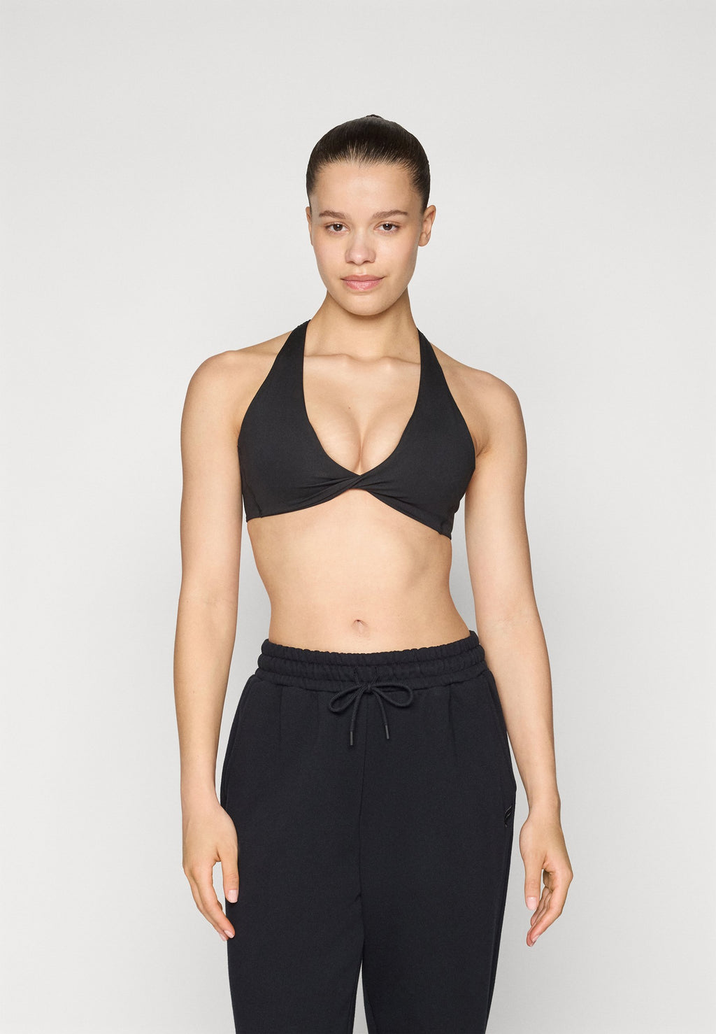 Fabletics PURELUXE PLUNGE LOW IMPACT BRA