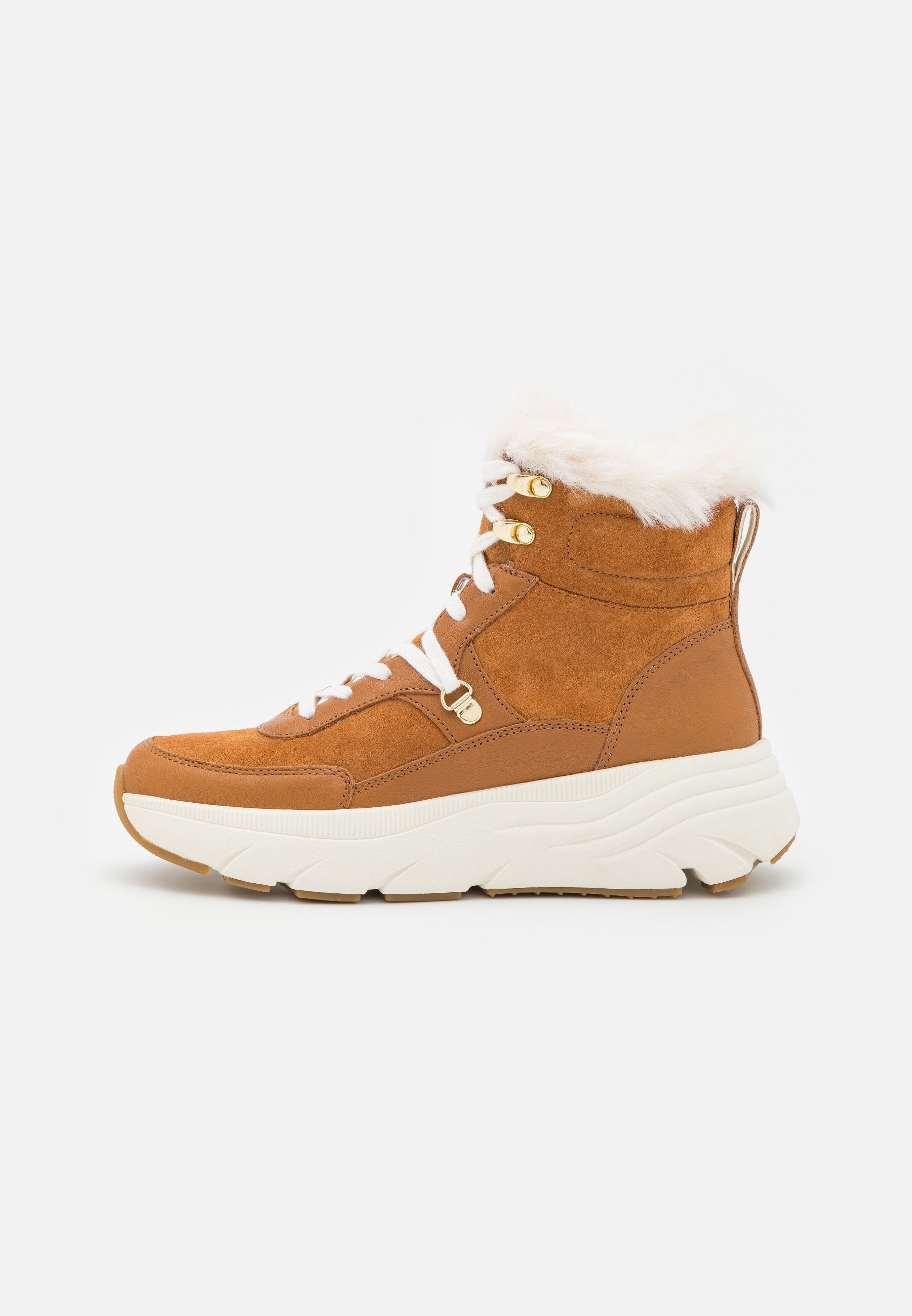 Braune Kunstwildleder-Ankle-Boots mit weißem Kunstfellbesatz, weißen Schnürsenkeln, goldenen Ösen und einer dicken cremefarbenen Sohle.