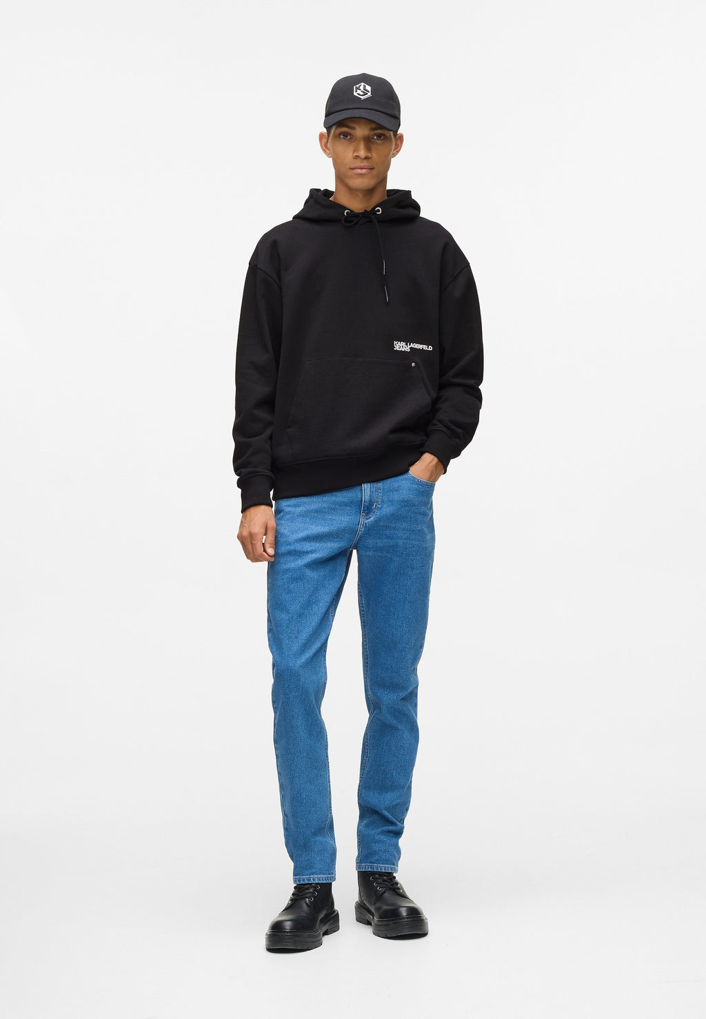 RELAX MONOGRAM HOODIE Media 2