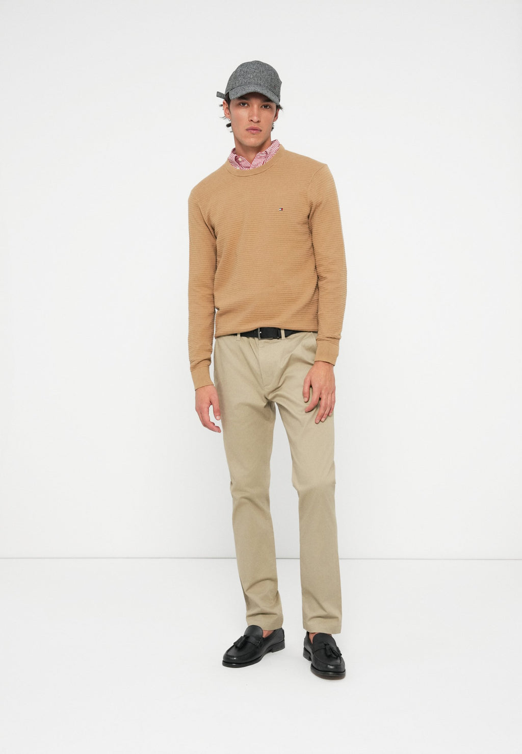 TEXTURED KNIT CREW NECK JUMPER Media 2