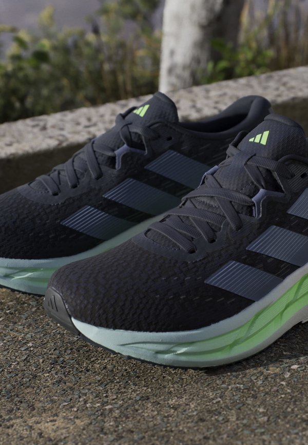 adidas Performance ADISTAR 4