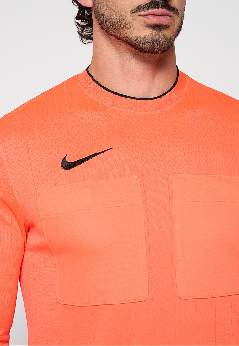 Nike Performance