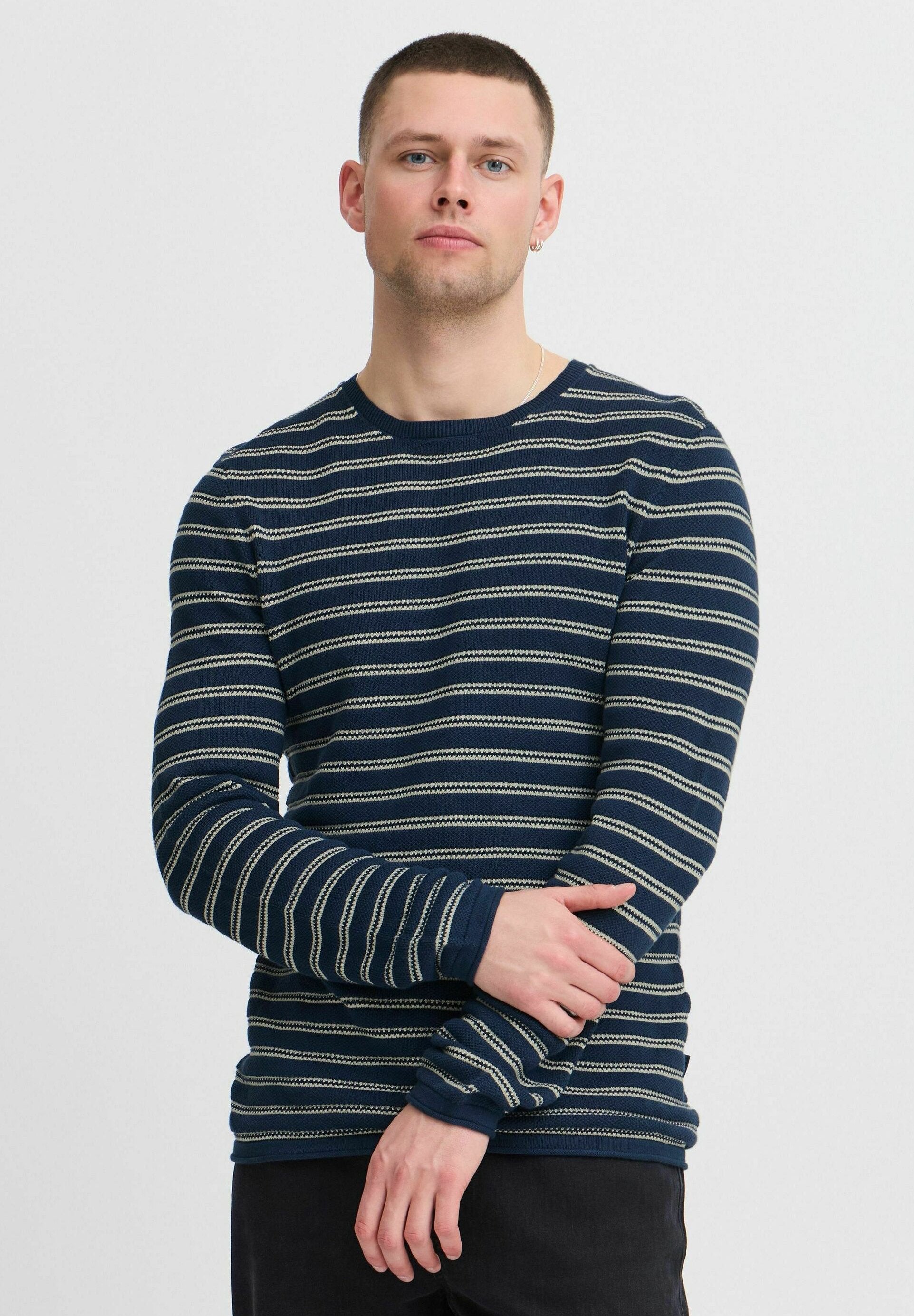 BHAJLAN FINE KNIT STRIPED Media 3
