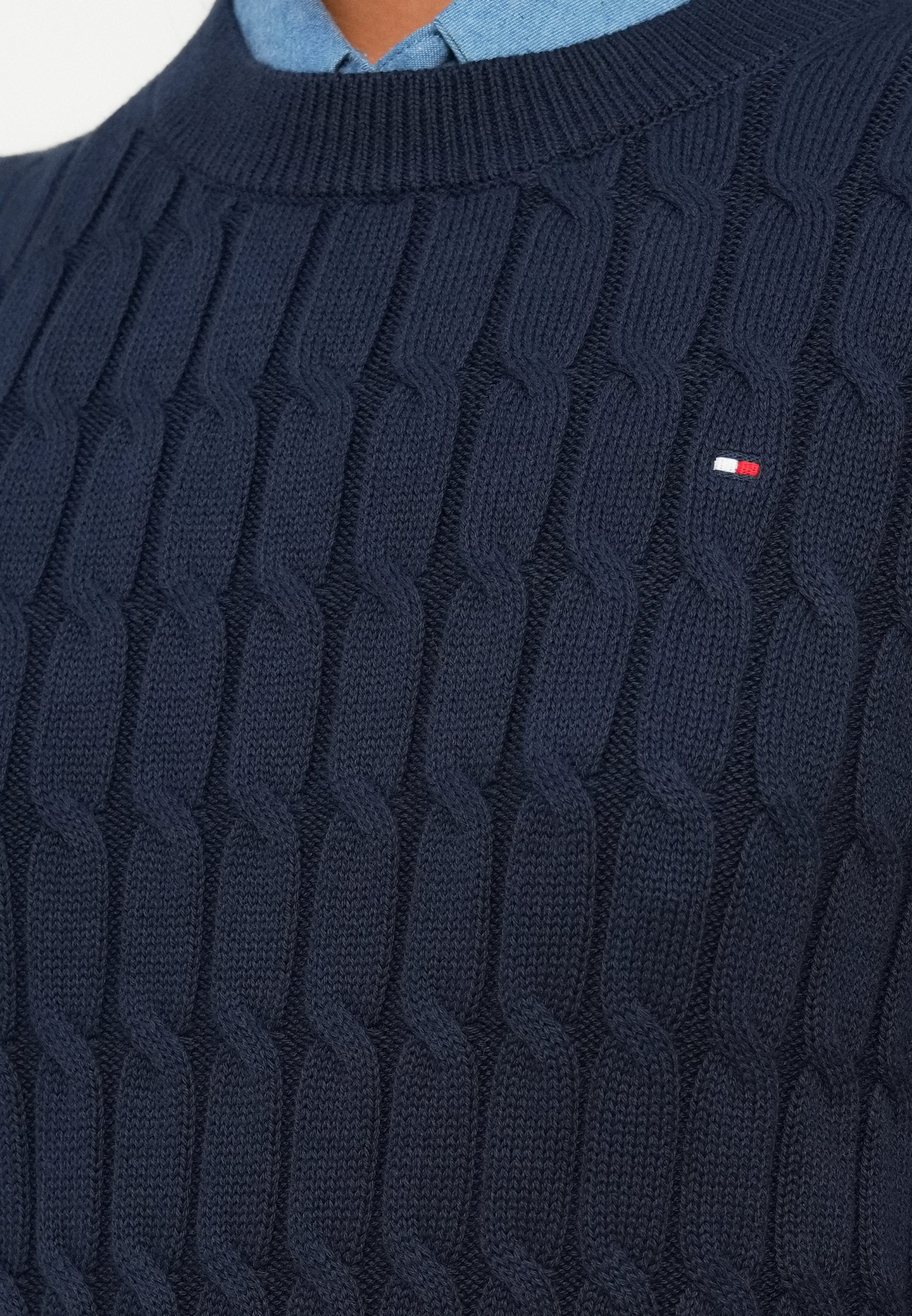 CABLE KNIT CREW NECK JUMPER Media 6