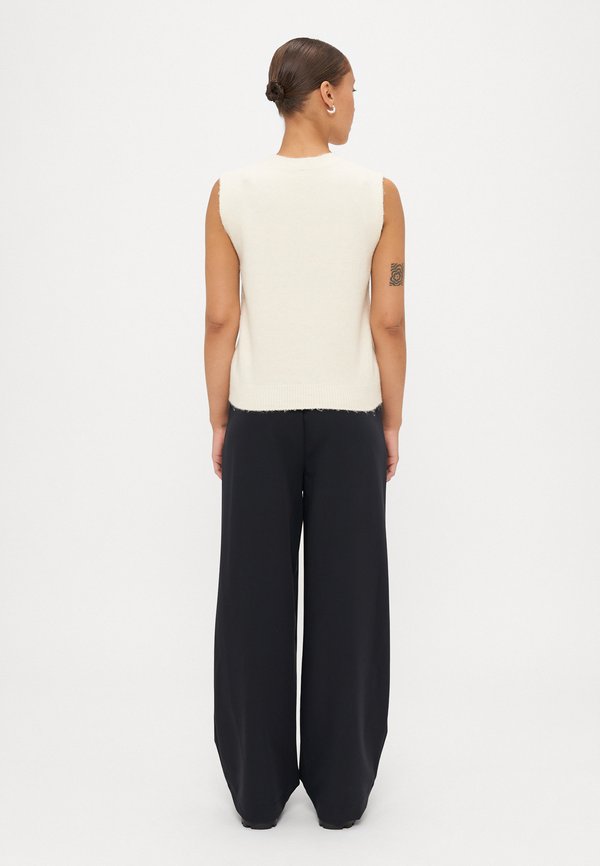 ONLY Petite ONLRENATA O NECK VEST