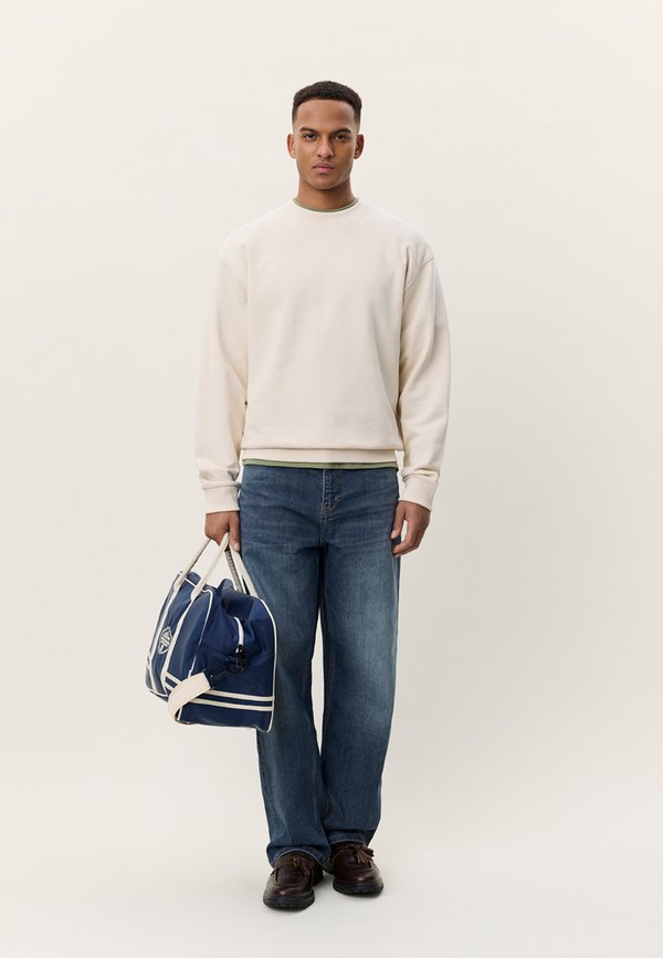 Les Deux ABRAM INSCRIBE SWEATSHIRT