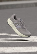 New Balance EVOZ V4 - Road running shoes - truffle salt