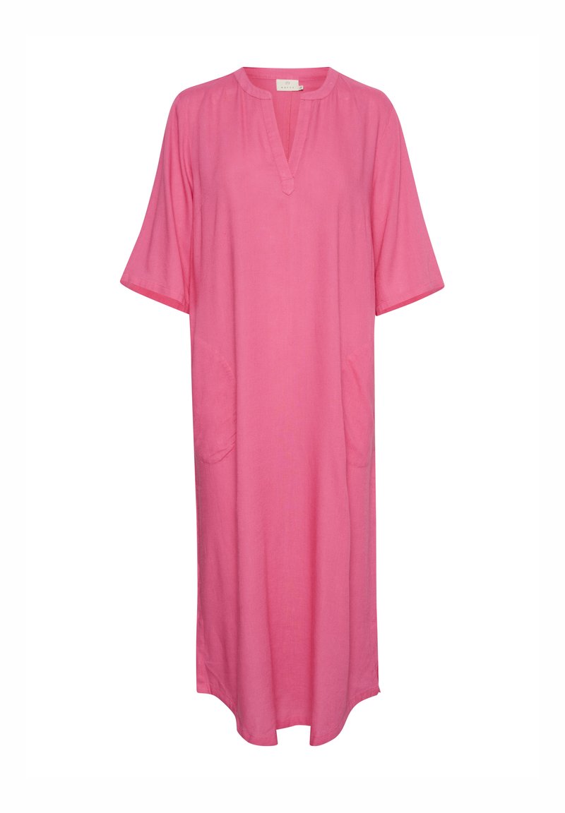 Rosa knielanges Kleid mit halblangen Ärmeln, V-Ausschnitt und zwei Fronttaschen, aus leichtem Stoff gefertigt.