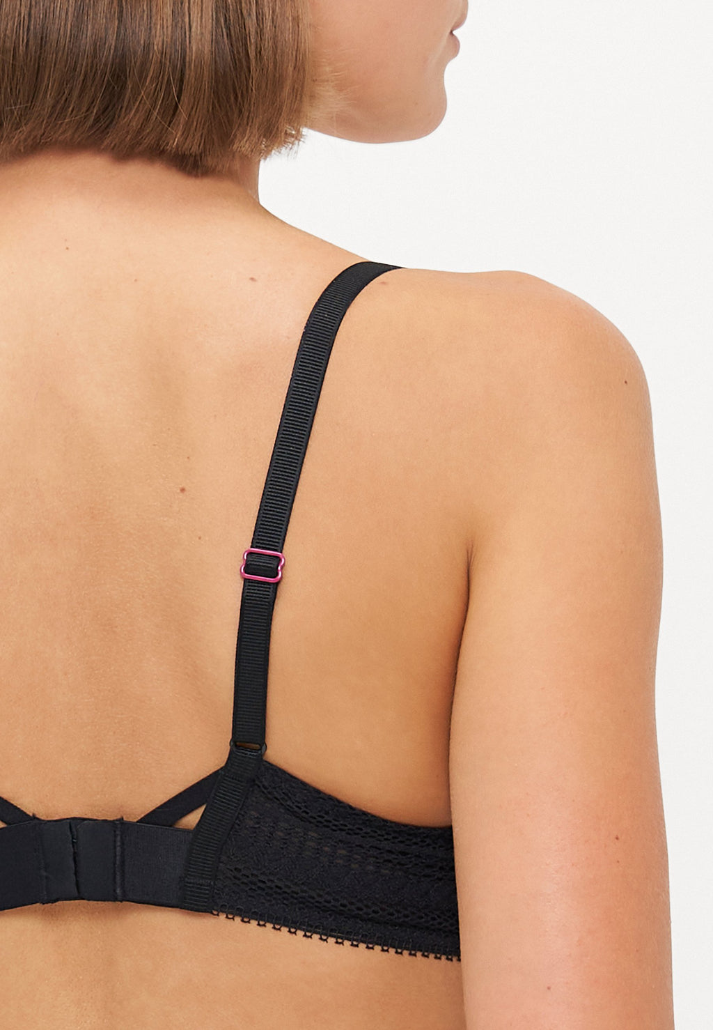 COVERING UNDERWIRED BRA Media 6